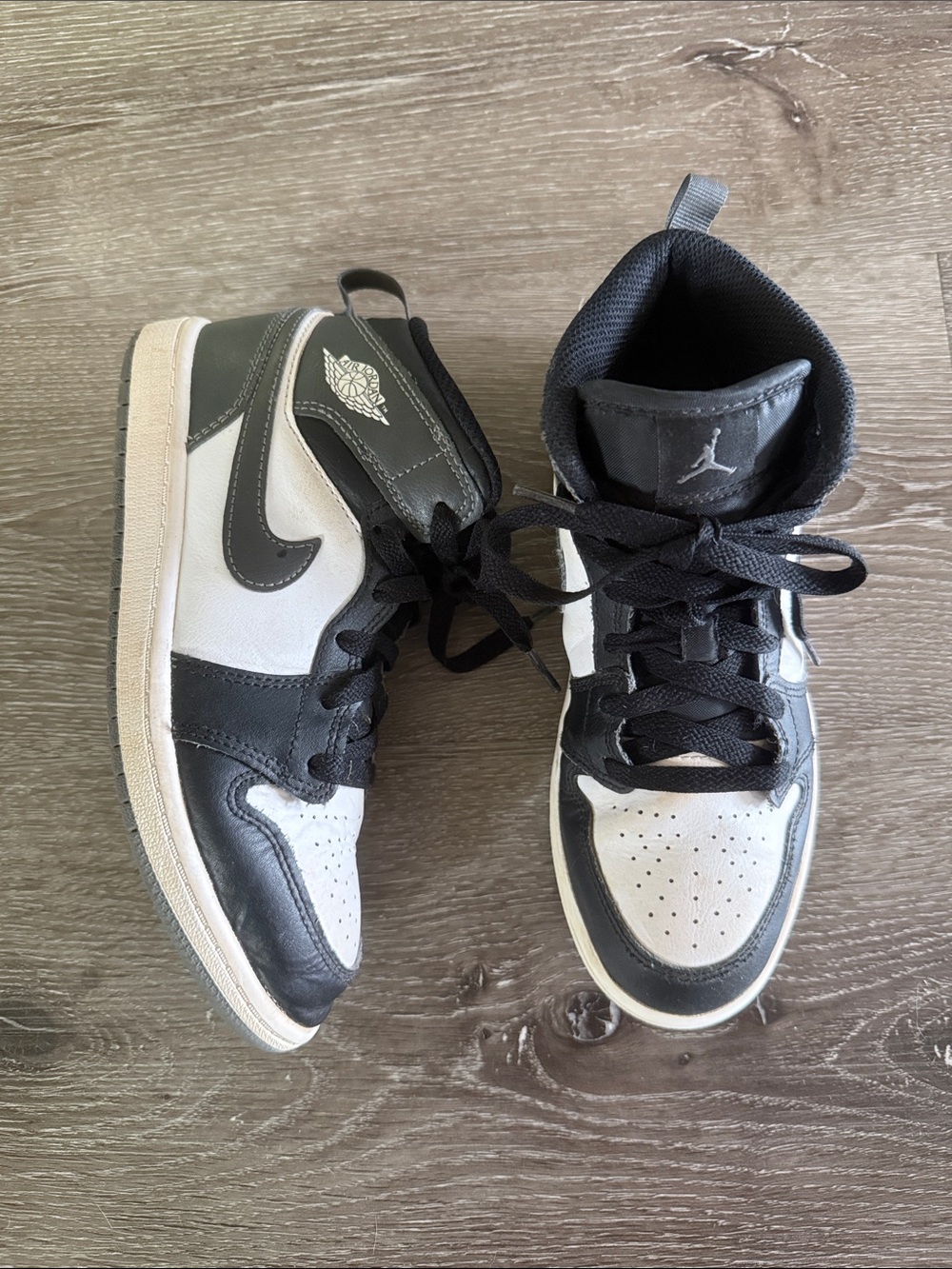 NIKE AIR JORDAN HIGH TOPS SHOES‎ SIZE 3Y